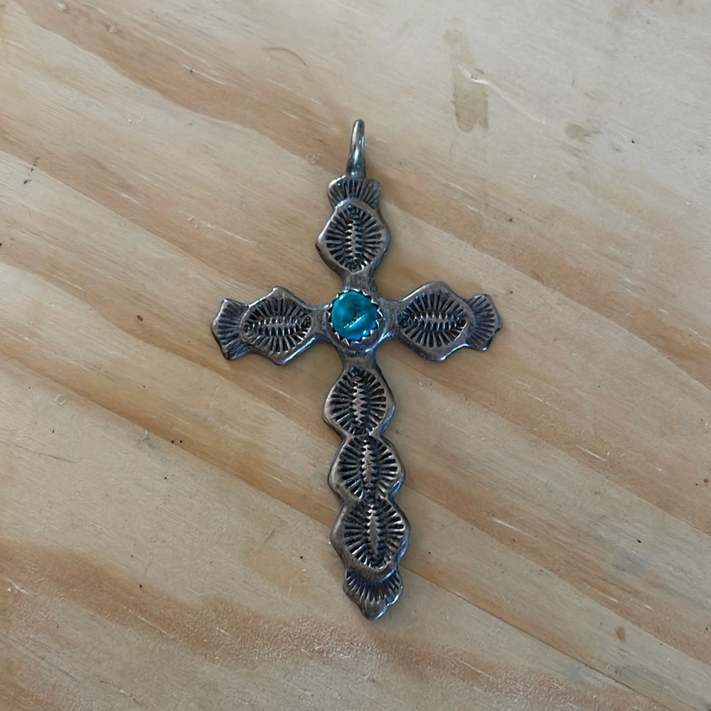 Sterling silver cross pendant